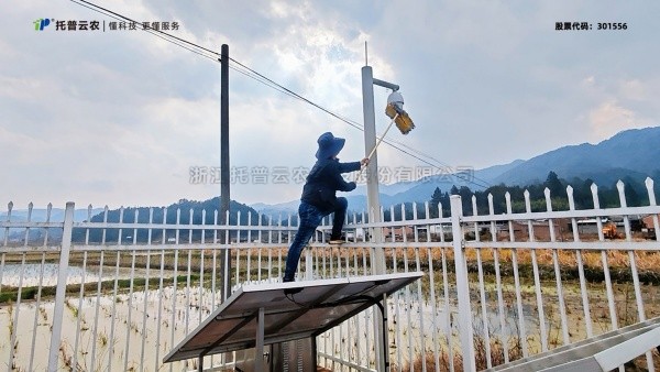 春垄之上，托普人用专业与温度，唤醒每一台“农田卫士”